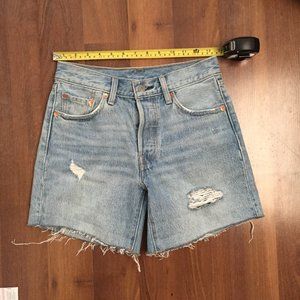 Women's Levi's - 501 Shorts - W24